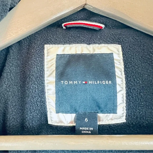 Tommy Hilfiger Kids Unisex Silver Fur Hood Puffer Jacket/Sz:6